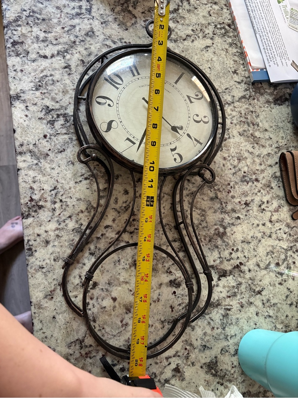 Vintage-Style Wall Clock in Dark Bronze - Unknown Brand - Picture 5 of 7